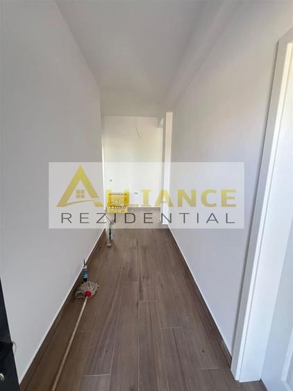 Casă individuală cu 4 camere decomandat cu Canalizare în Berceni