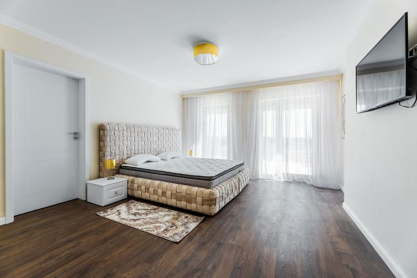 Apartament cu 3 camere semidecomandat în Intim