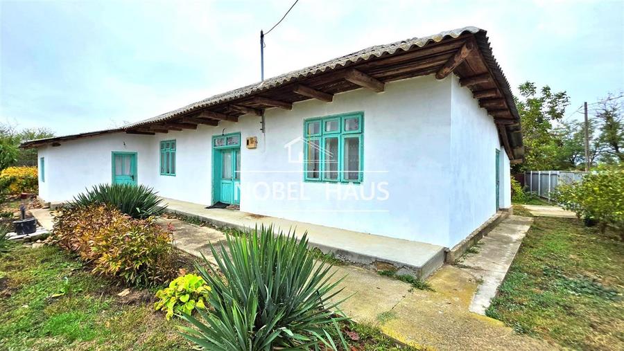 Casă cu 2 camere cu Teren 9228 Mp în Sălceni