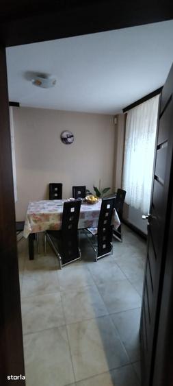 Casă cu 6 camere cu Teren 600 Mp în Kamsas
