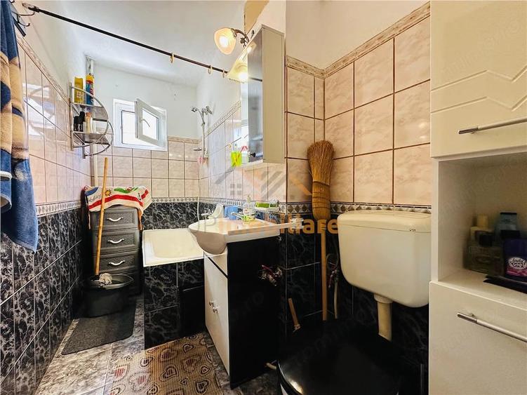 Apartament cu 3 camere semidecomandat în Calea Aradului