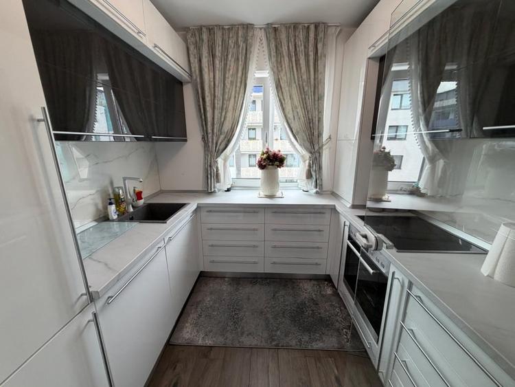Apartament cu 3 camere semidecomandat, mobilat în Mănăștur
