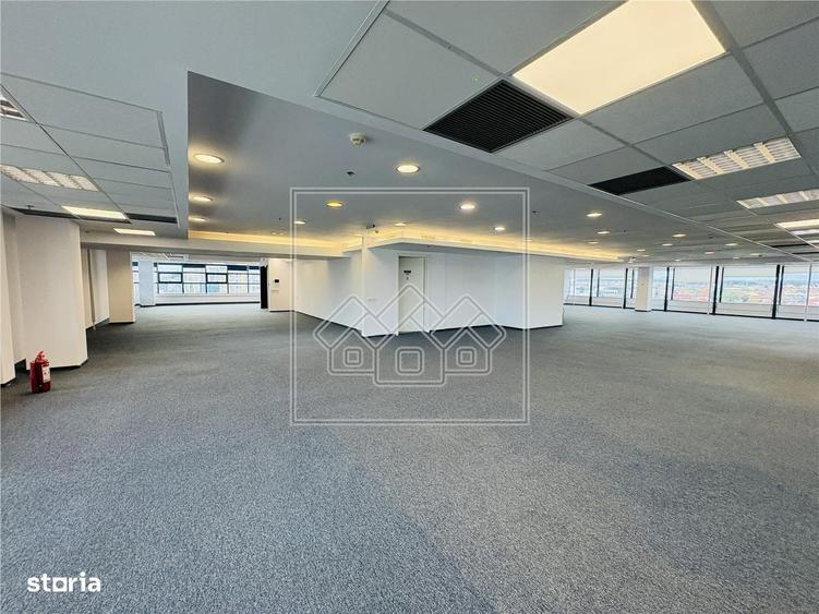 Spațiu comercial, de 510 mp, în Paltin