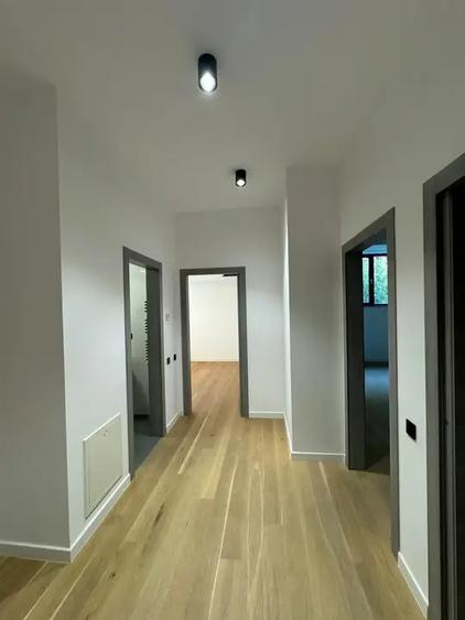 Apartament cu 3 camere decomandat în Floreasca