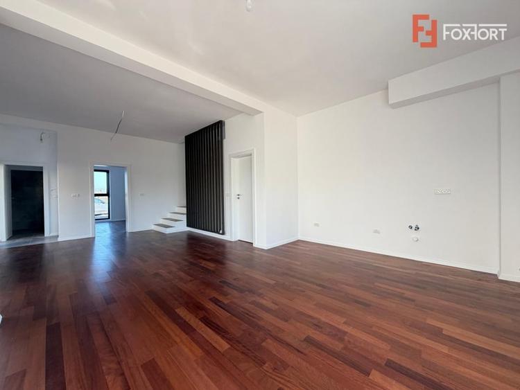Duplex cu 5 camere cu Canalizare în Săcălaz