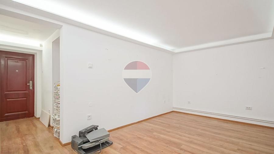 Birou, de 55 mp, în Centrul Civic