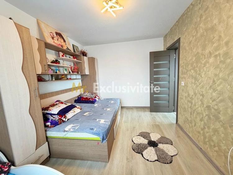 Casă cu 5 camere cu Teren 400 Mp în Smeura