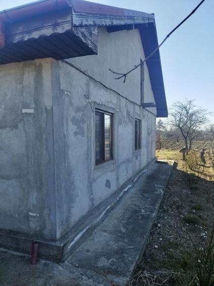 Casă cu 4 camere în Ciorăști