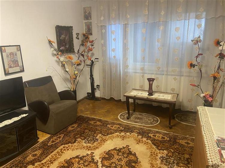 Apartament cu 3 camere nedecomandat, mobilat în Gară
