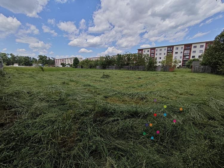 Teren Construcții intravilan de 1000 mp, în Tractorul