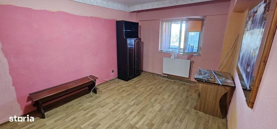 Apartament cu 2 camere decomandat în Poarta 6