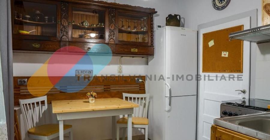 Apartament cu 2 camere semidecomandat, mobilat în Central