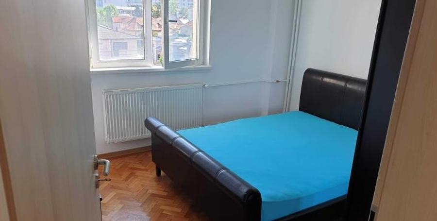 Apartament cu 4 camere semidecomandat în Dorobanți