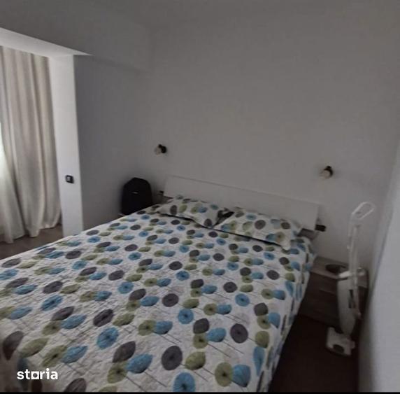 Apartament cu 3 camere semidecomandat, mobilat în Dămăroaia