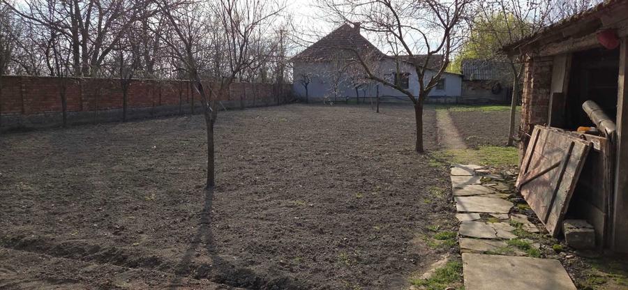 Casă cu 4 camere în Gurba