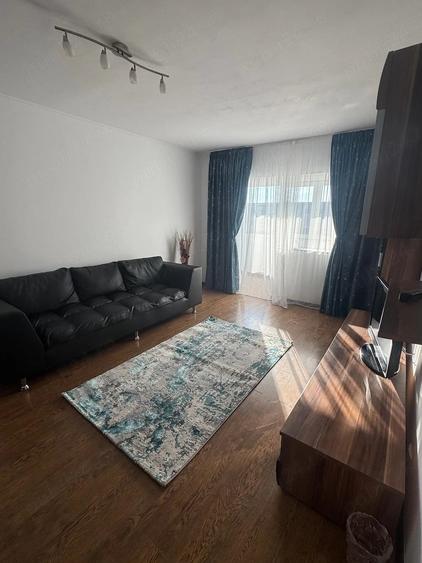 Apartament cu 3 camere decomandat în Paltiniș