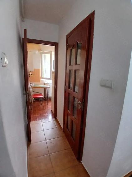 Garsonieră decomandată în Soarelui