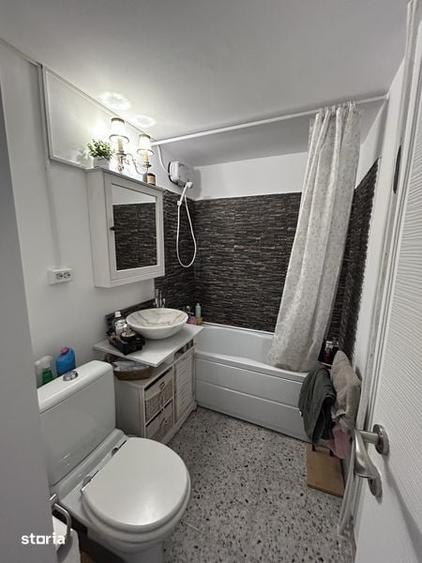 Apartament cu 3 camere în Berceni