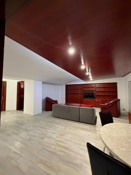 Apartament cu 2 camere semidecomandat, mobilat în Nicolina