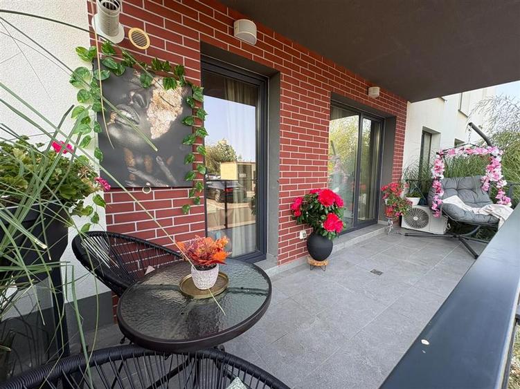 Apartament cu 2 camere decomandat, mobilat în Albert