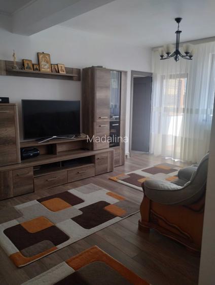 Apartament 4 camere, cu mansarda, 2 garaje, 190 mp, Platou Prundu
