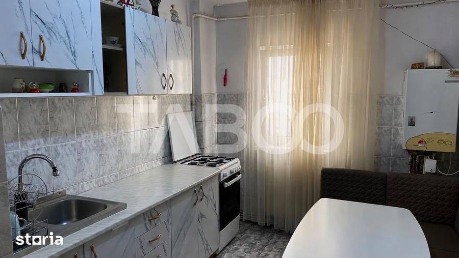 Apartament cu 2 camere decomandat, mobilat în Valea Aurie