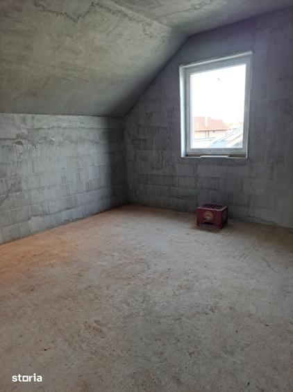 Casă cu 4 camere cu Teren 357 Mp în Central