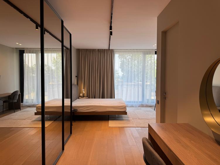 Apartament cu 4 camere decomandat în Herăstrău