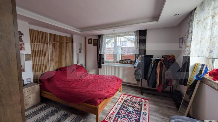 Casă individuală cu 4 camere cu Canalizare în Exterior Est