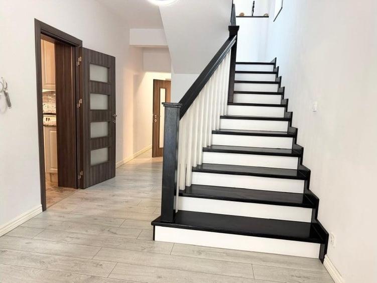 Casă cu 5 camere cu Teren 385 Mp în Bucureștii Noi