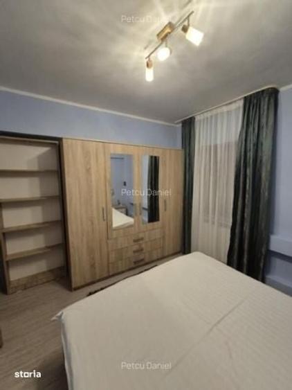 Apartament cu 3 camere semidecomandat în Sat Vacanță
