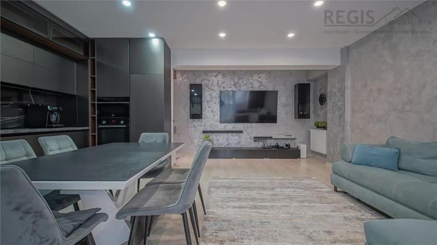 Apartament cu 4 camere decomandat în Tractorul