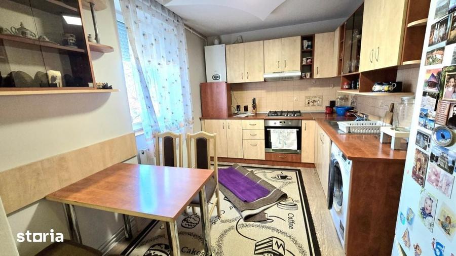 Apartament cu 3 camere în Micro 14