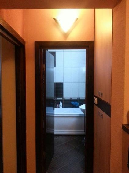 Apartament cu 2 camere decomandat în