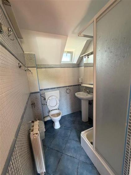 Casă cu 4 camere cu Piscina în Bran