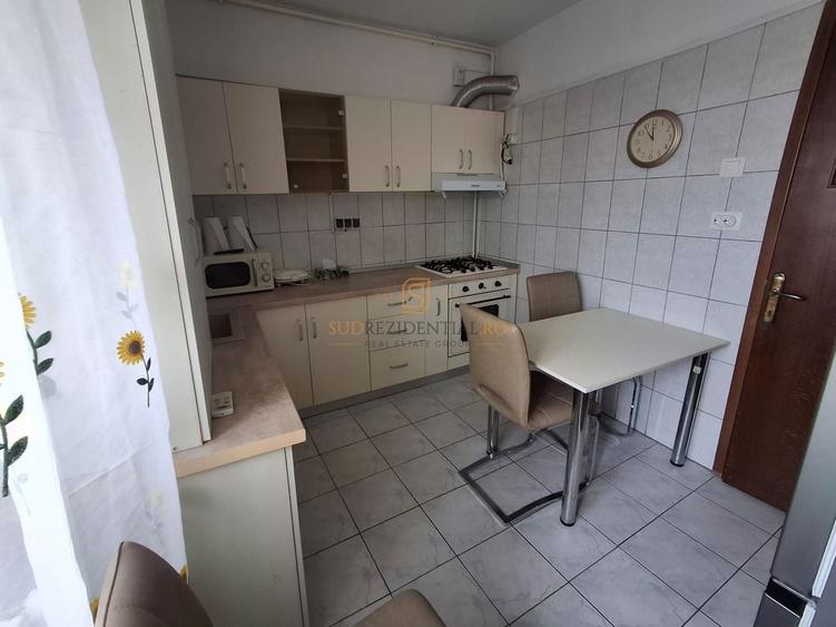 Apartament cu 4 camere decomandat în Rahova