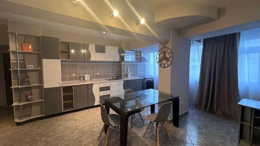 Apartament cu 2 camere decomandat în Exterior Vest