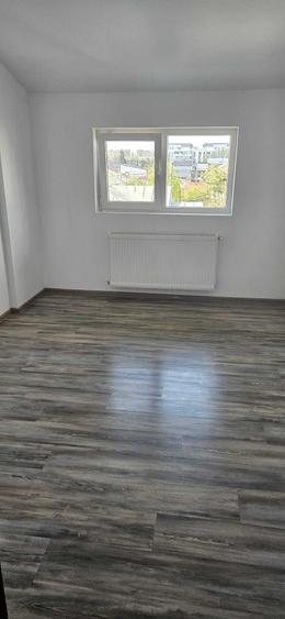 Apartament cu 3 camere decomandat, mobilat în Rahova