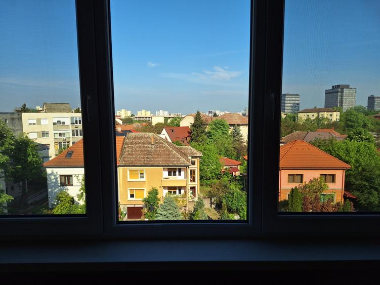 Apartament cu 3 camere semidecomandat, mobilat în Take Ionescu