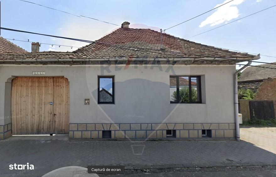 Casă cu 4 camere în Comana
