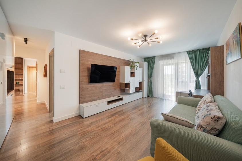 Apartament cu 3 camere decomandat, mobilat în P-ta Presei Libere