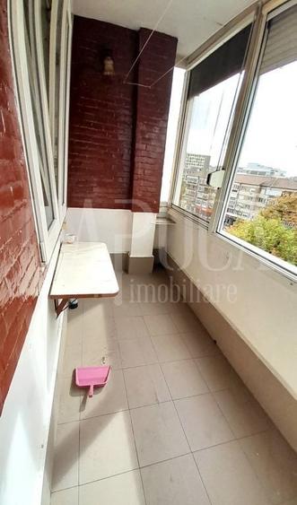 Apartament cu 3 camere semidecomandat în Rogerius