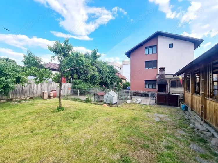 Casă cu 10 camere cu Teren 781 Mp în Cartierul Traian