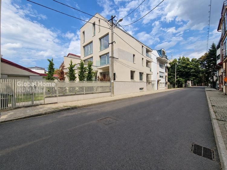 Apartament cu 4 camere decomandat, mobilat în Floreasca