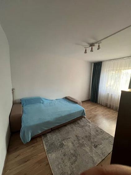 Garsonieră decomandată, mobilată în Gorjului
