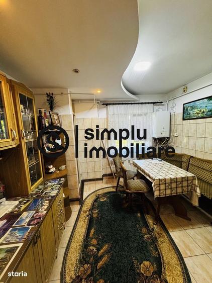 Apartament cu 3 camere decomandat în 1 Mai