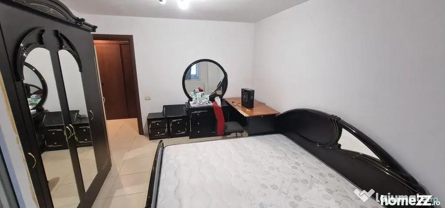 Apartament cu 3 camere decomandat în Faleza Nord