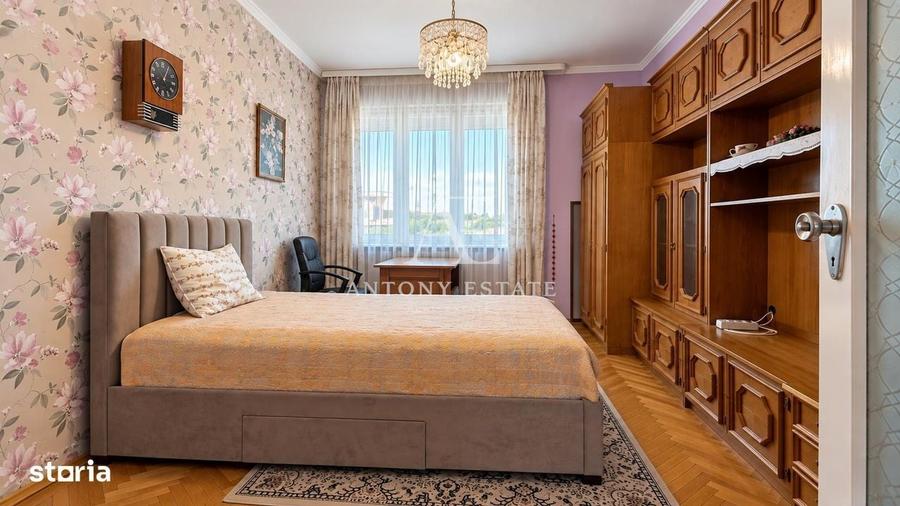 Apartament cu 3 camere semidecomandat în Central