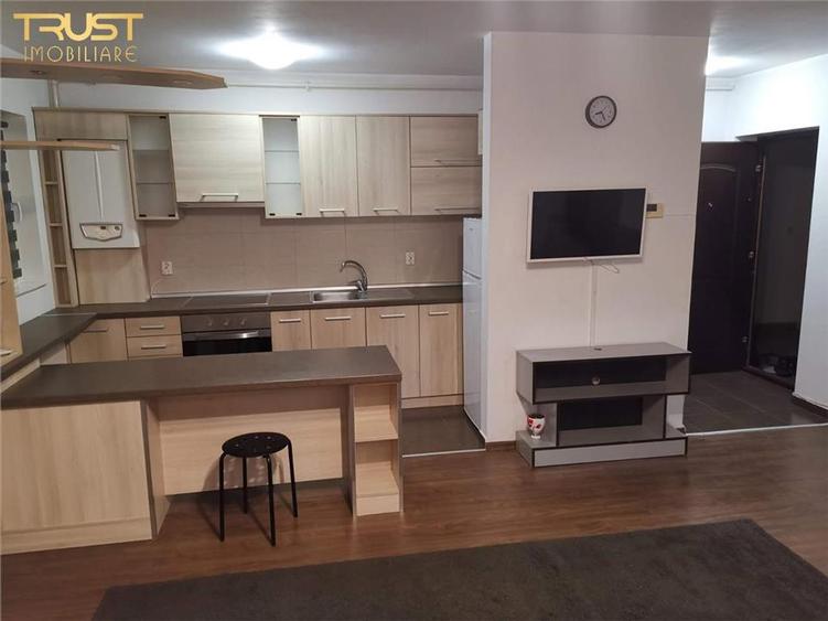 Apartament cu 2 camere semidecomandat în Florești