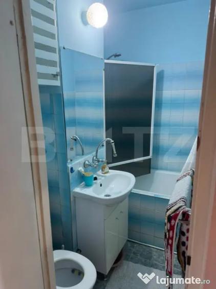 Apartament cu 3 camere semidecomandat în Central